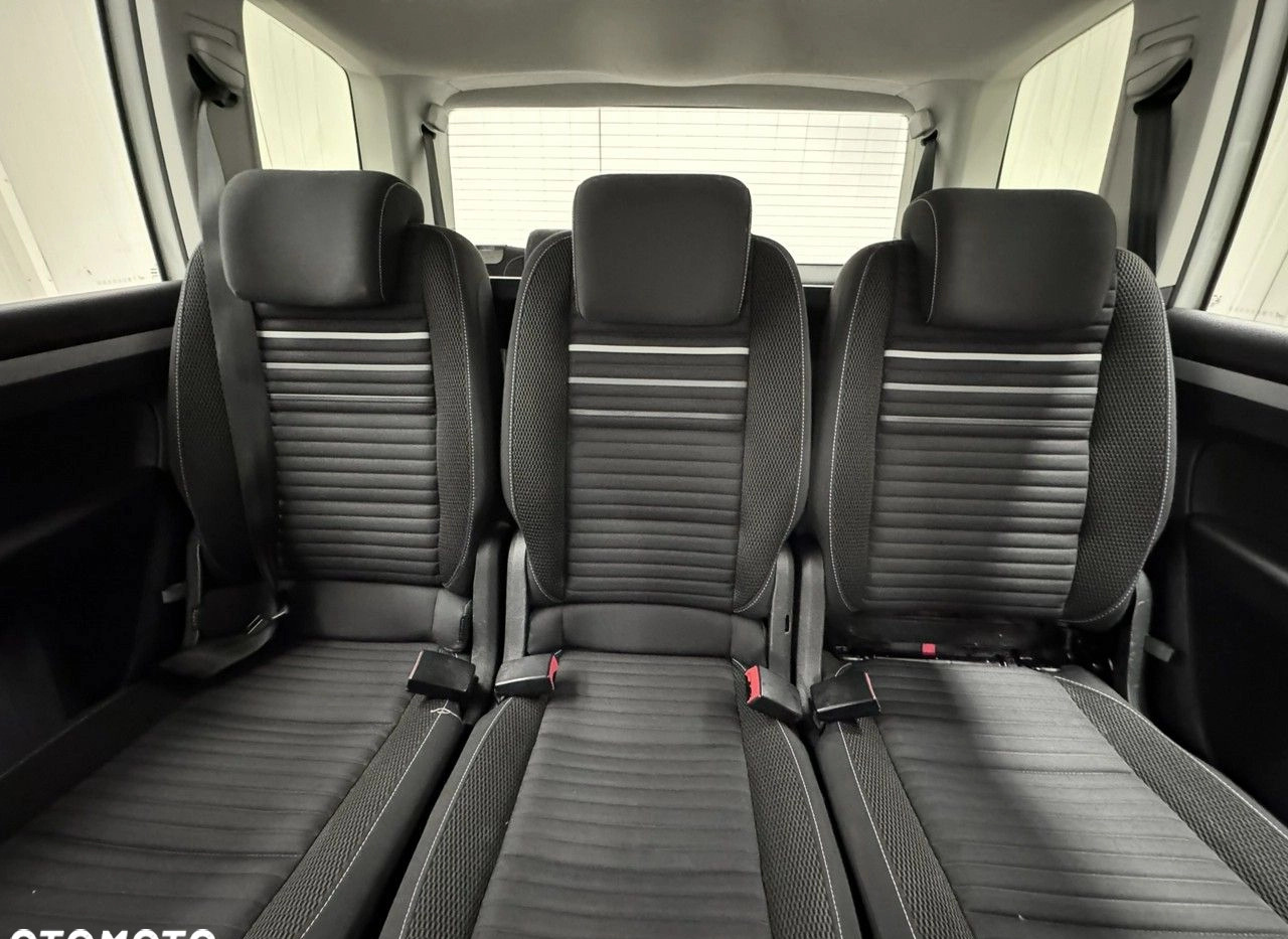 Volkswagen Touran cena 42900 przebieg: 193000, rok produkcji 2015 z Zwierzyniec małe 562